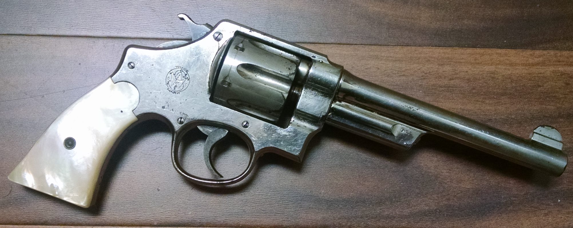 SMITH & WESSON MODEL 8232 44 MAGNUM REVOLVER